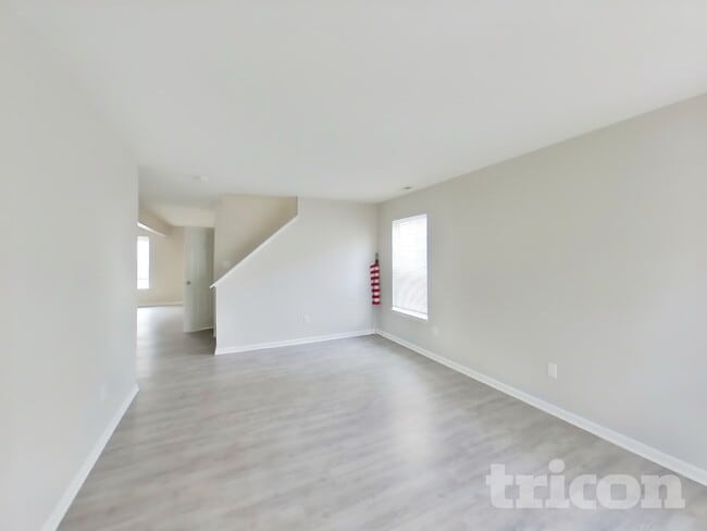 Building Photo - 10213 Blue Sky Dr