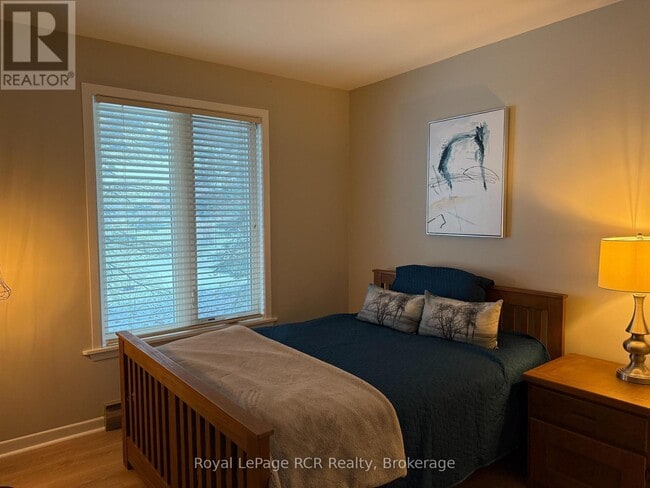 Building Photo - 2 Trafalgar Rd