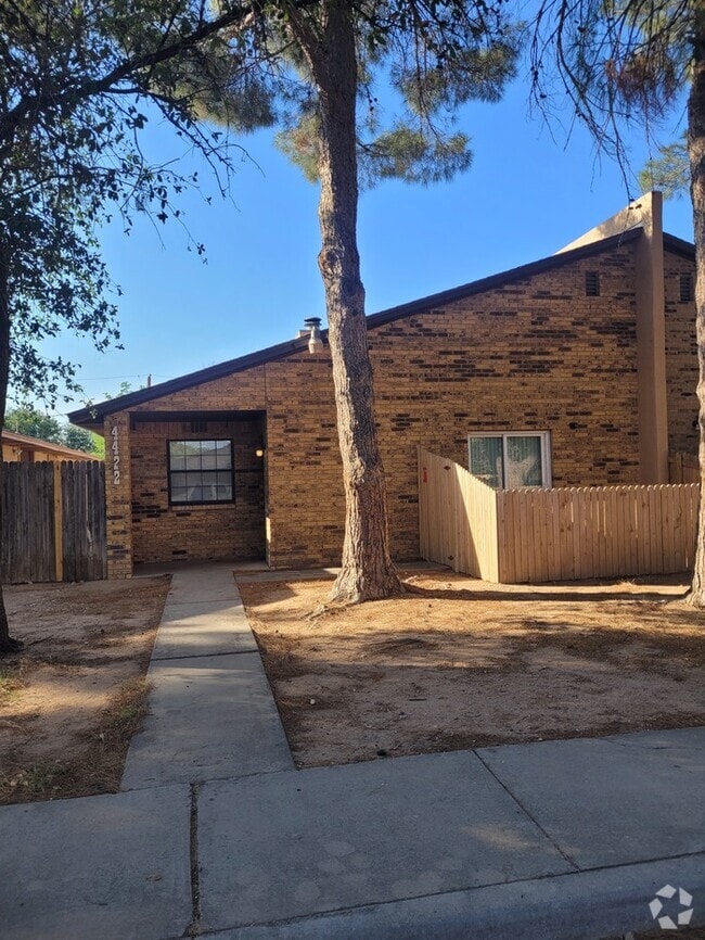 Building Photo - 4422 Fairgate Dr
