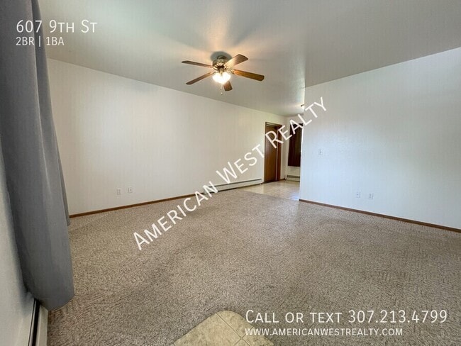 Building Photo - 607 9th St