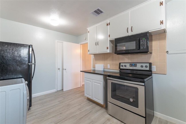 Foto del edificio - 3428 Bradford St