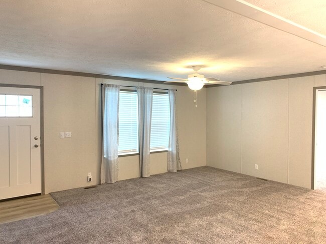 Building Photo - 54 Beejay Dr
