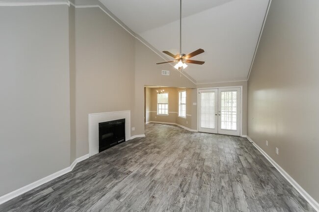 Foto del edificio - 6580 Silver Oak Cove