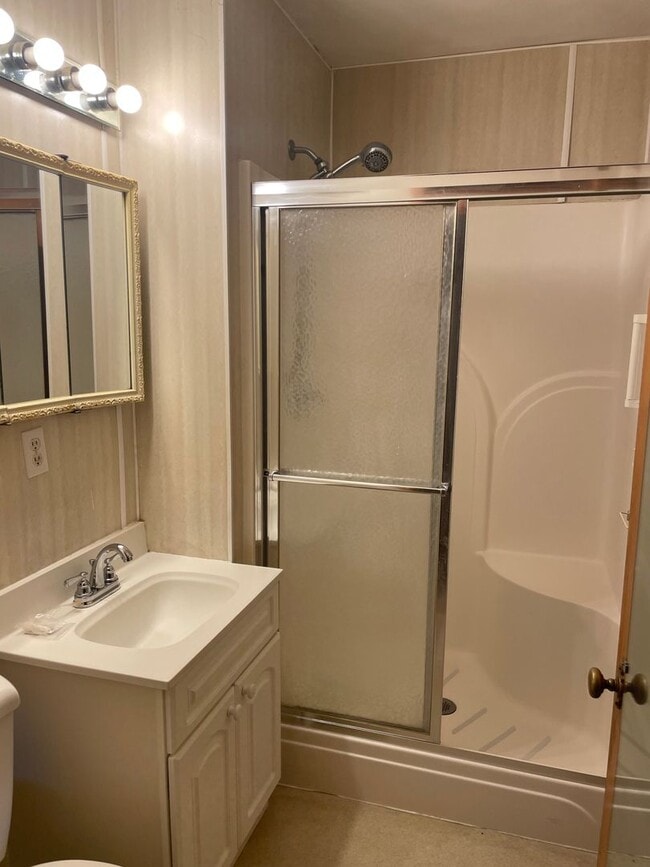 Building Photo - 2 bedroom house in Lohrville now available! $725