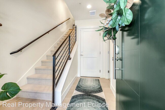 Building Photo - 3 br, 2.5 bath House - 9635 Thorsk St. Unit B