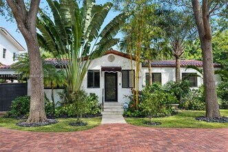 Building Photo - 5827 SW 29th St