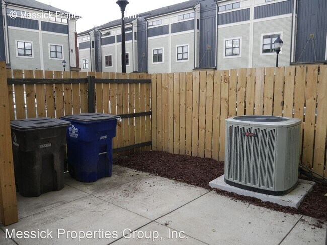Foto del edificio - 2 br, 2 bath House - 333 N. Green Street