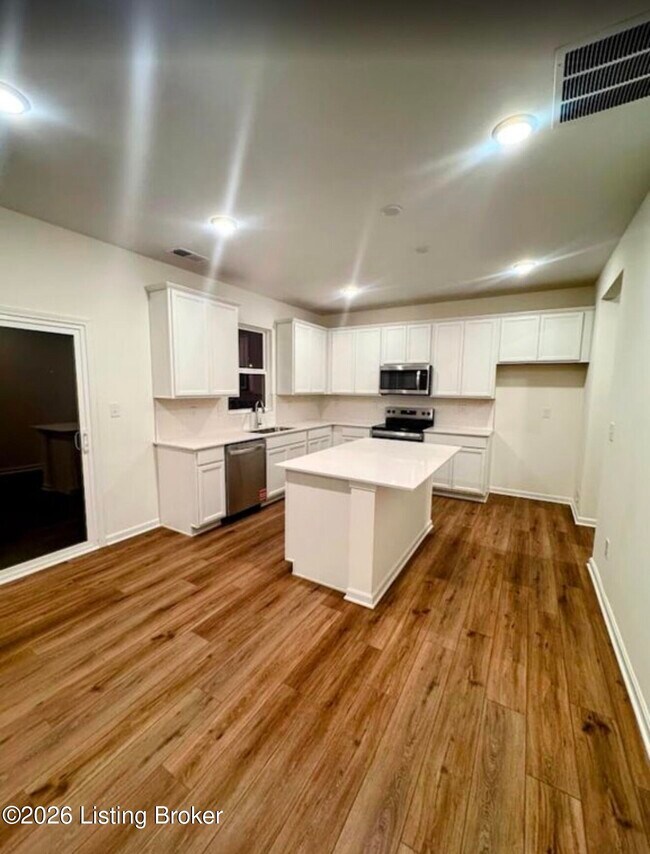 Foto del edificio - 16811 Aiken Rdg Cir