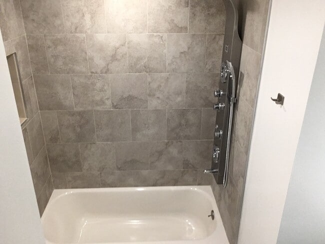 Foto del edificio - 42 Rockland Drive