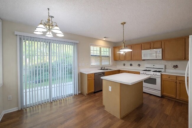 Foto del edificio - 2648 Morgan Lake Dr NE