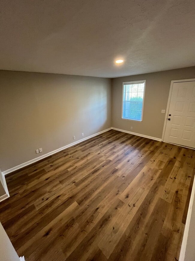 Foto del edificio - For Lease - 2 Bed, 2 Bath, 929sqft Unit in Hermitage!