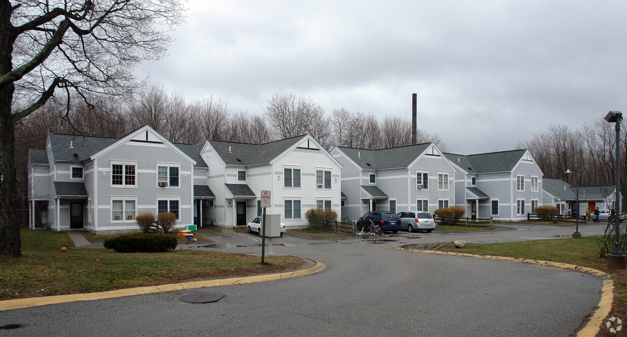 Primary Photo - 1-5 Chandler Ave
