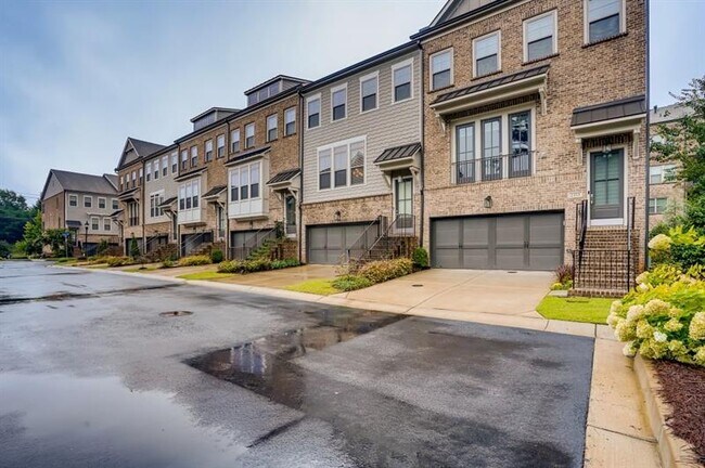 Foto del edificio - 2359 Montford Pl