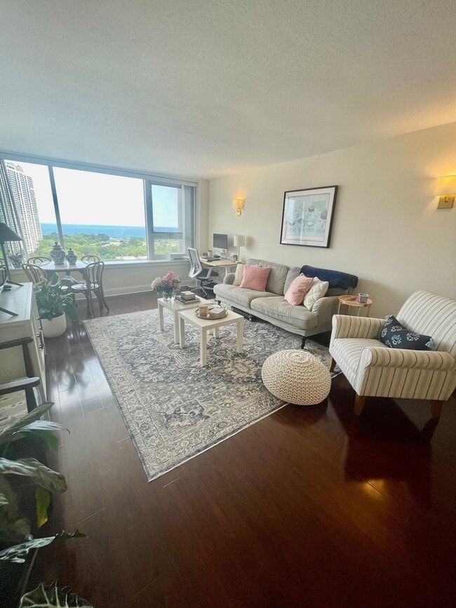 2728 N Hampden Ct Unit 1801, Chicago, IL 60614 Condo for Rent in