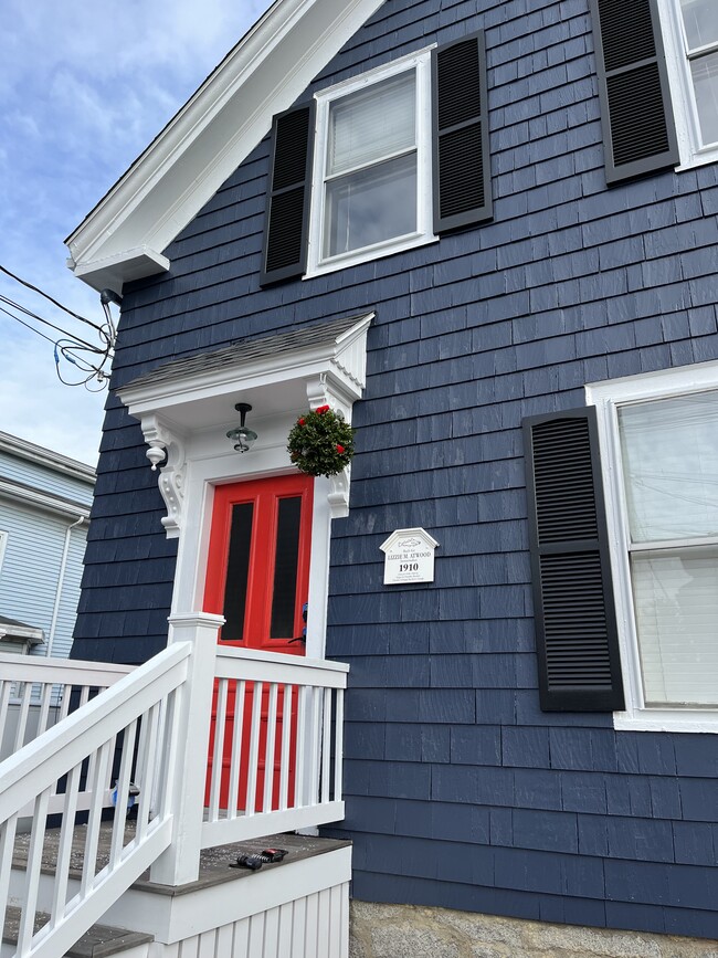 Building Photo - 35 Lincoln Ave