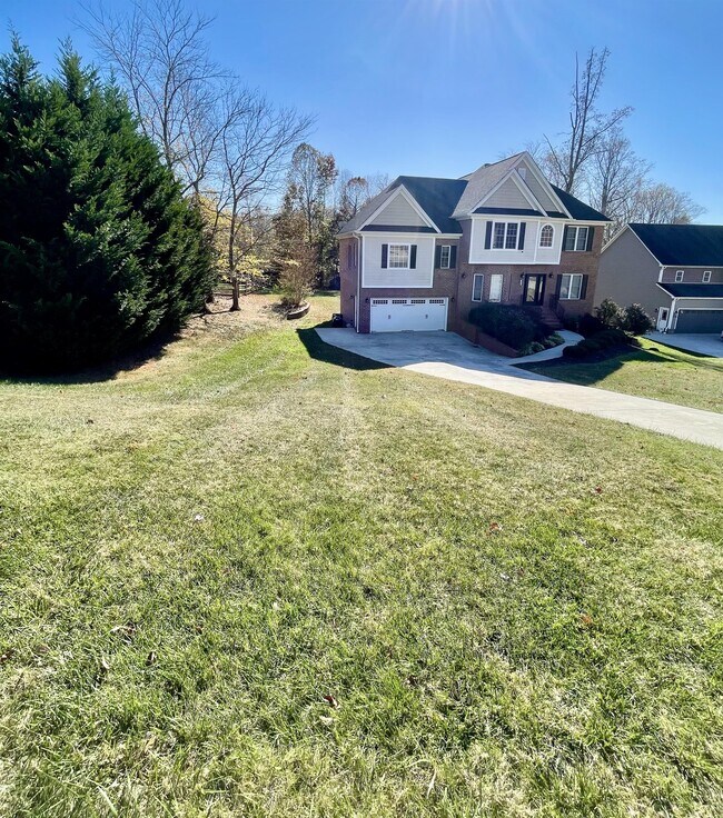 Building Photo - 1040 Hooper Woods Dr