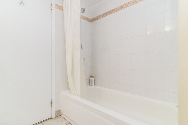 Photo du bâtiment - 1211 Rue Ste-Élisabeth