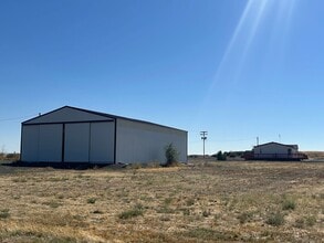 Building Photo - 2019 NW Dogwood Ln