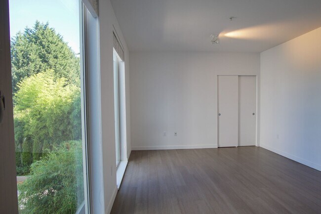 Photo - Heart of Sellwood: Fabulous Modern Studio Ready Mid-April! Apartment