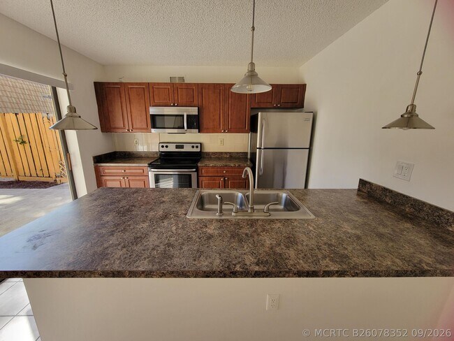 Building Photo - 588 Green Springs Pl