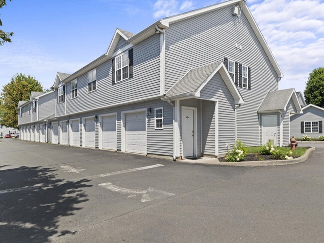 Building Photo - Rivers Edge