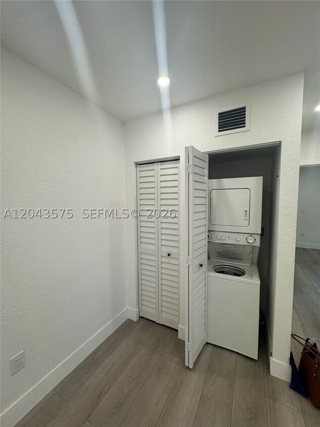 Foto del edificio - 5521 NW 1st Pl