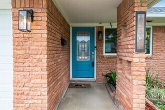 Building Photo - 2407 Willowby Dr