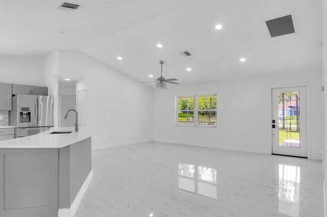 Foto del edificio - 14817 97th Rd N