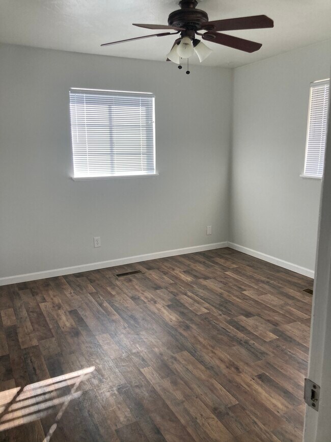 Foto del edificio - 3109 N Sunset Ave