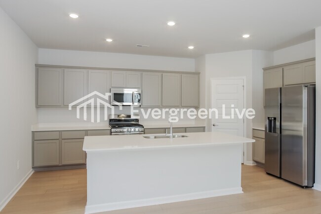 Building Photo - 14665 Mountain Strm Dr