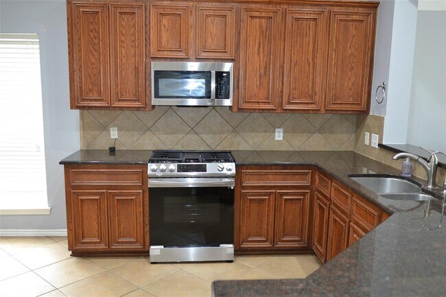 Building Photo - 5935 Turkey Creek
