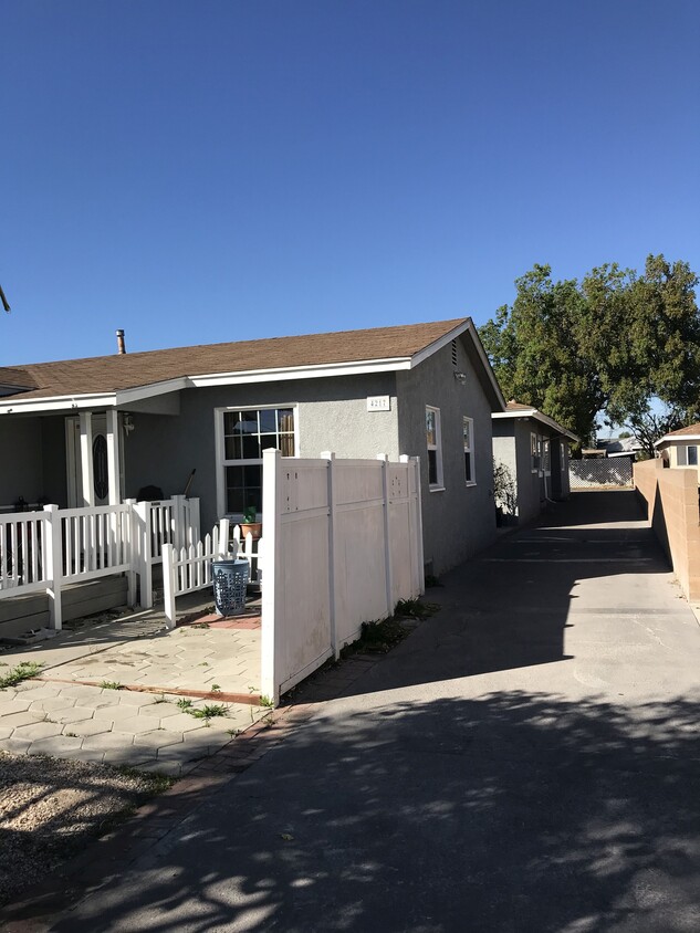 4217 142nd Street - 4217 W 142nd St