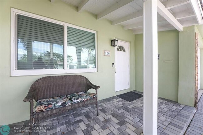 Foto del edificio - 920 SE 13th Ct