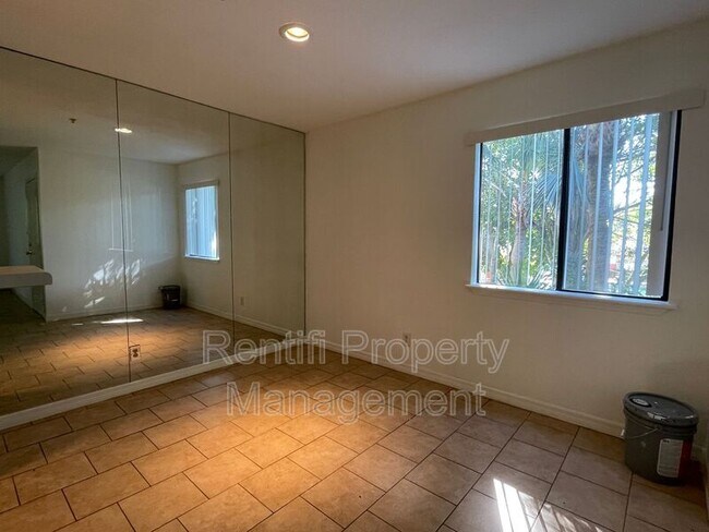 Foto del edificio - 2835 Winkler Ave