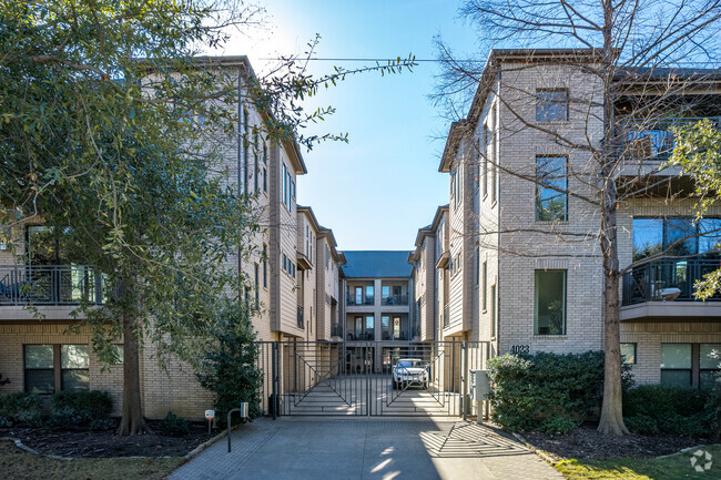 Foto del edificio - La Villa Apartments