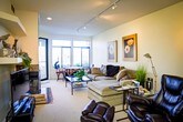 Foto principal - 946 E Riverpark Ln