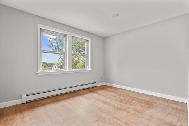 Foto del edificio - 389 Highland Ave