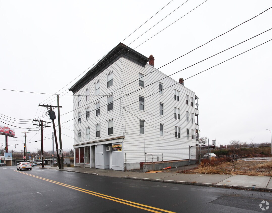 Foto principal - 899-903 Bank St