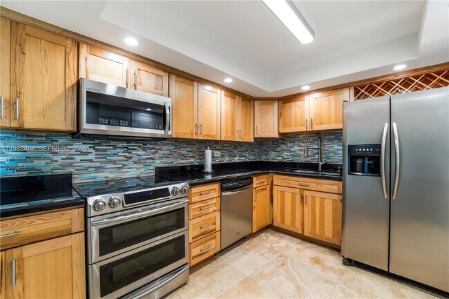 Foto del edificio - 6039 Collins Ave