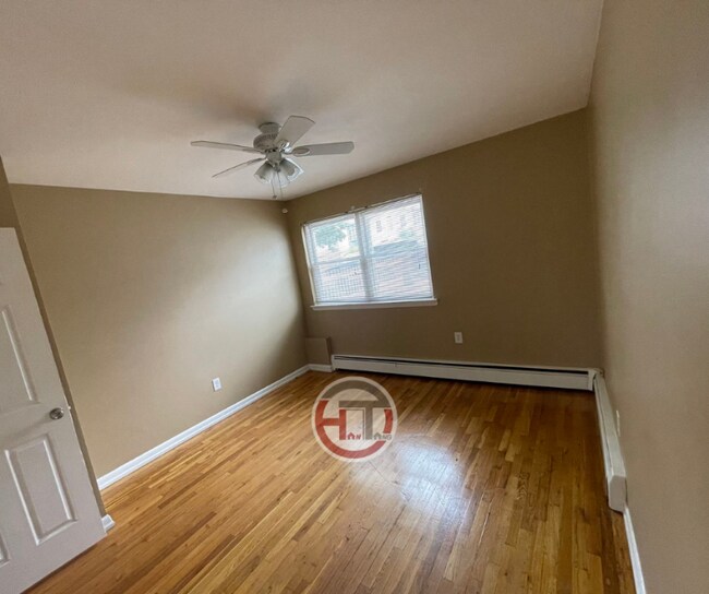 832A Hollywood Ave, The Bronx, NY 10465 Townhome Rentals in The Bronx