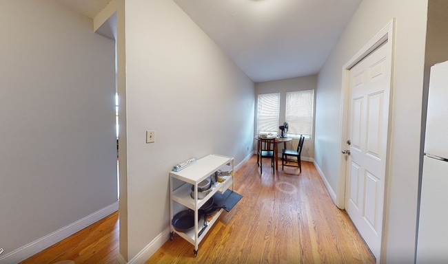 Building Photo - 344 Putnam Ave