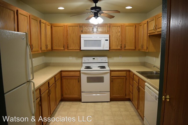 Building Photo - 16845 Huntington Ln