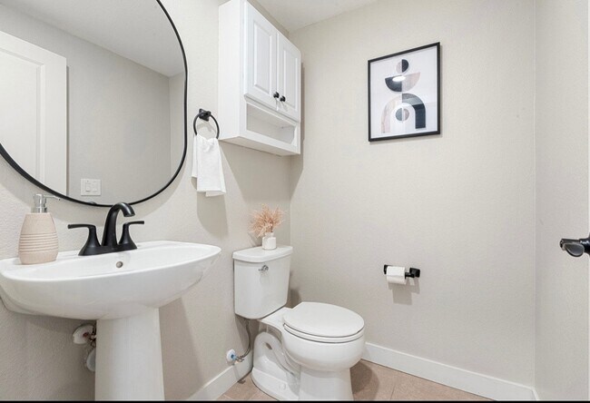 Foto del edificio - 1071 Oak Cir