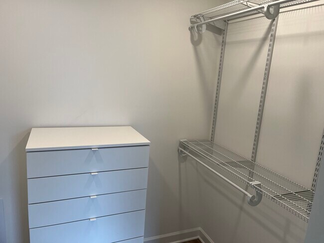 Building Photo - 7101 Collinsworth Pl