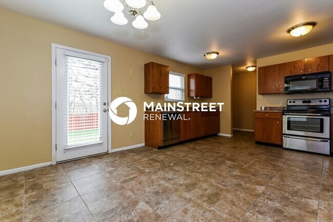 Building Photo - 3 Bedroom Pet-Friendly Home in Indianapolis, IN with Main Street Renewal