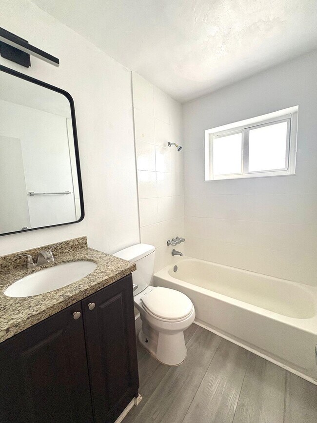 Foto del edificio - 5971 NW 17th Pl