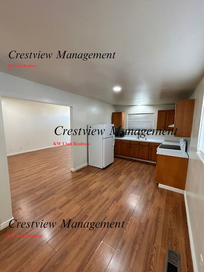 Building Photo - 71-71 W 2000 N