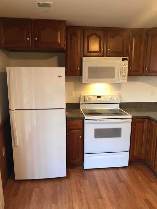 Foto del edificio - 2260 Mistwood Cir