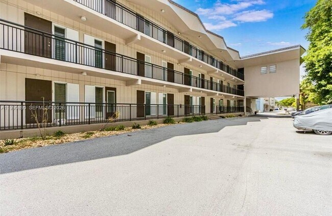 Foto del edificio - 1967 S Ocean Blvd