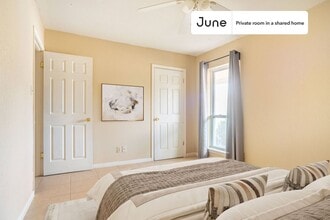 Building Photo - Room in Shared 4 bed/2 bath home